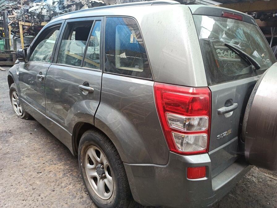 Suzuki GRAND NOMADE 2009 - 1 REPUESTO USADO/USADA EN DESARME